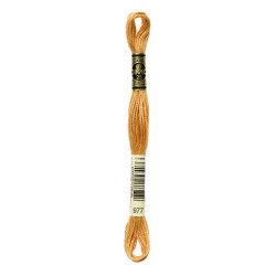 nr.977 DMC Broderigarn